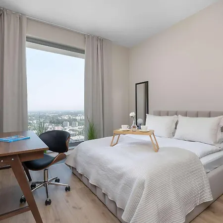 Air Conditioned In Center With Parking By Renters Prestige アパート カトヴィツェ