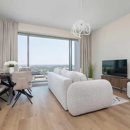 Air Conditioned In Center With Parking By Renters Prestige * Κατοβίτσε