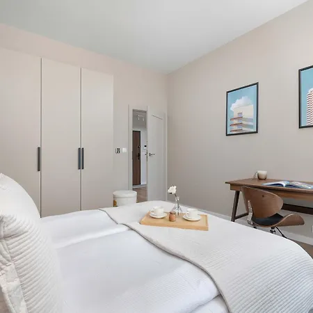 Air Conditioned In Center With Parking By Renters Prestige アパート カトヴィツェ