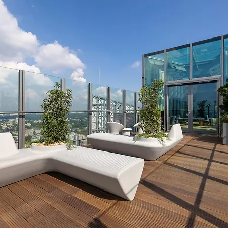 Air Conditioned In Center With Parking By Renters Prestige