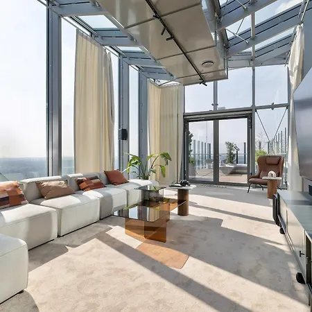 アパート Air Conditioned In Center With Parking By Renters Prestige